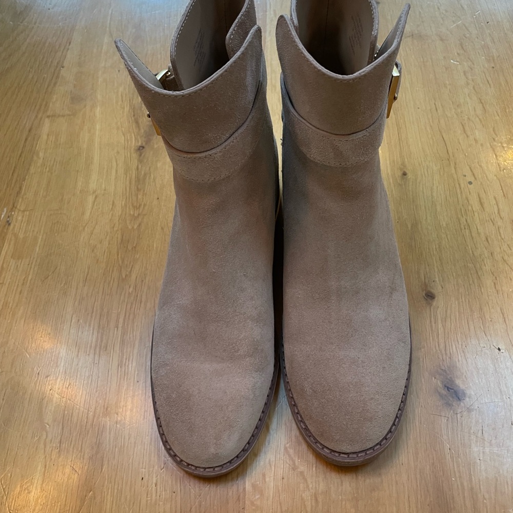 Tory Burch tan booties - Picture 3 of 9